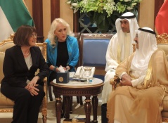 6. maj 2015. Predsednica Narodne skupštine sastala se sa emirom šeikom Sabah al-Ahmad al-Sabahom